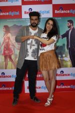 Shraddha Kapoor, Arjun Kapoor Promotes Half Girlfriend at Reliance Digital Store on 20th May 2017